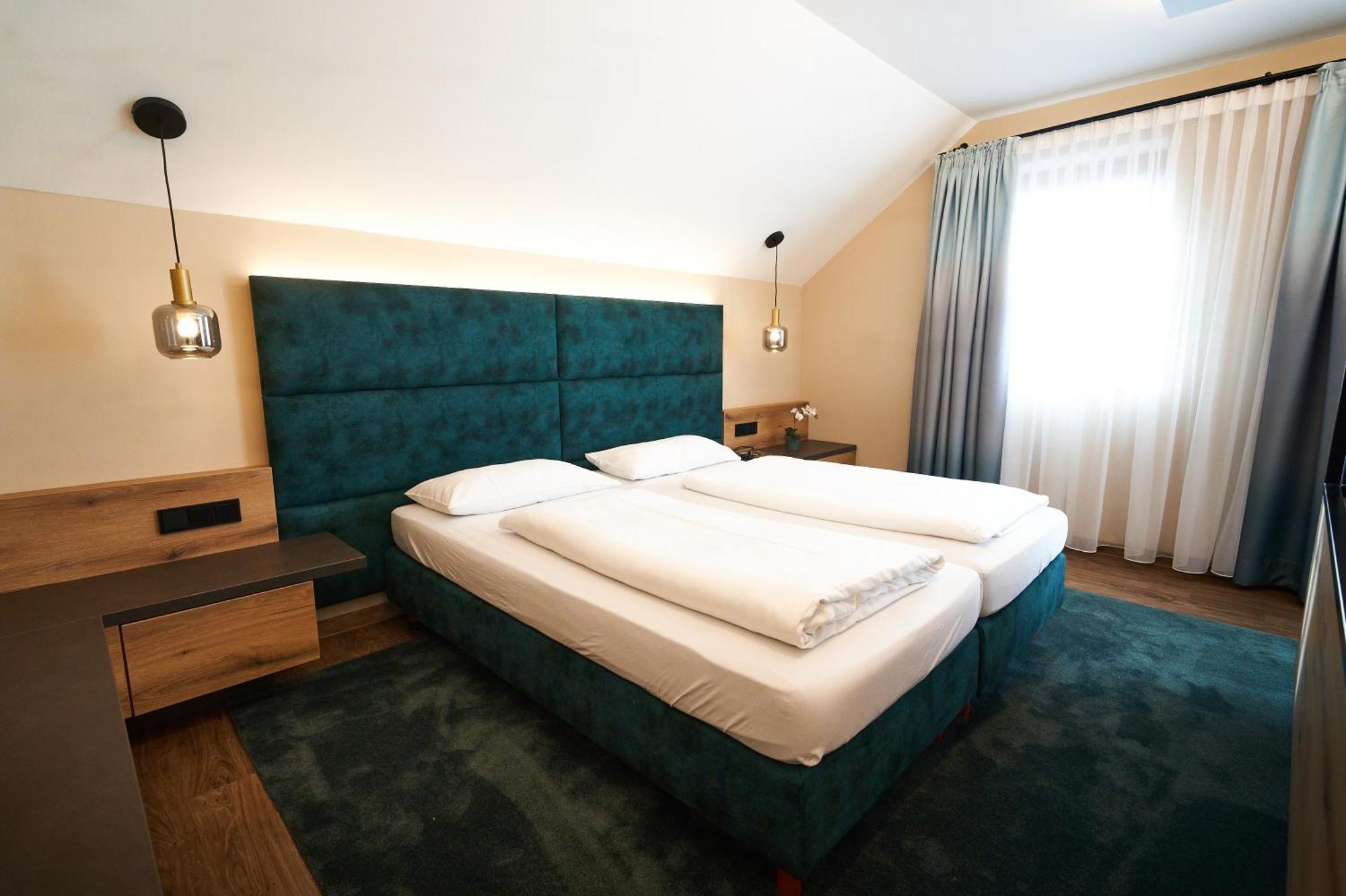 Hotel Restaurant Erber Ismaning Zewnętrze zdjęcie