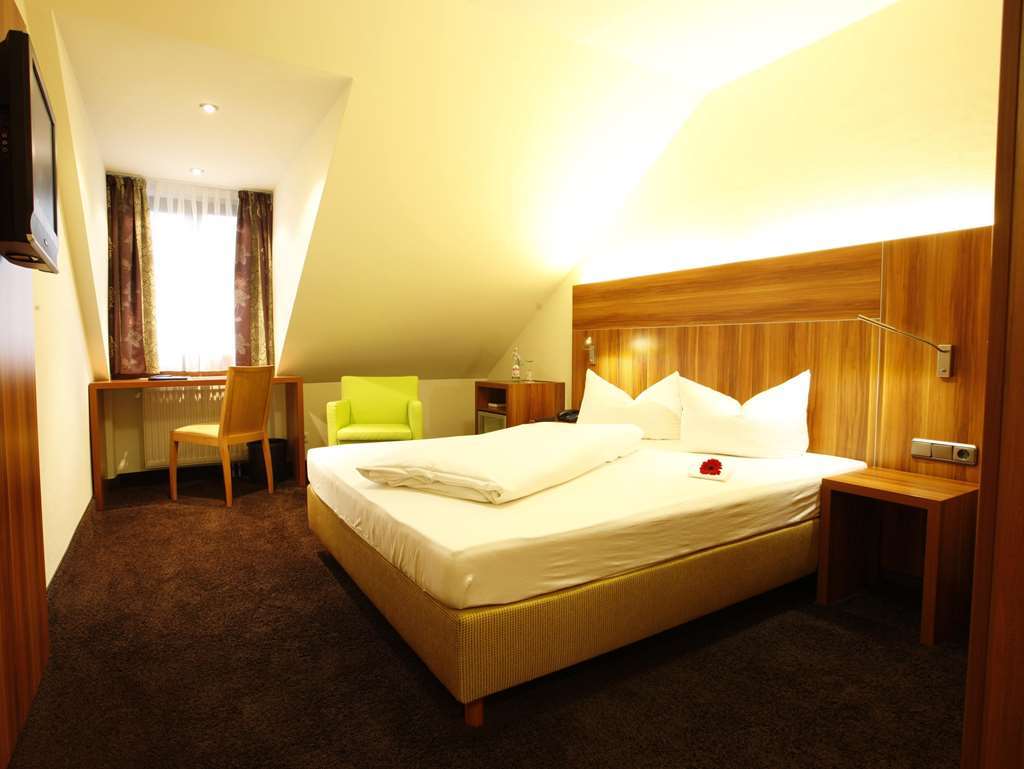 Hotel Restaurant Erber Ismaning Zewnętrze zdjęcie